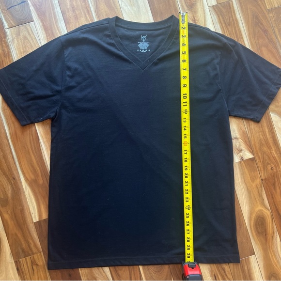 NWOT classic Lee jeans vneck tee - Picture 5 of 12